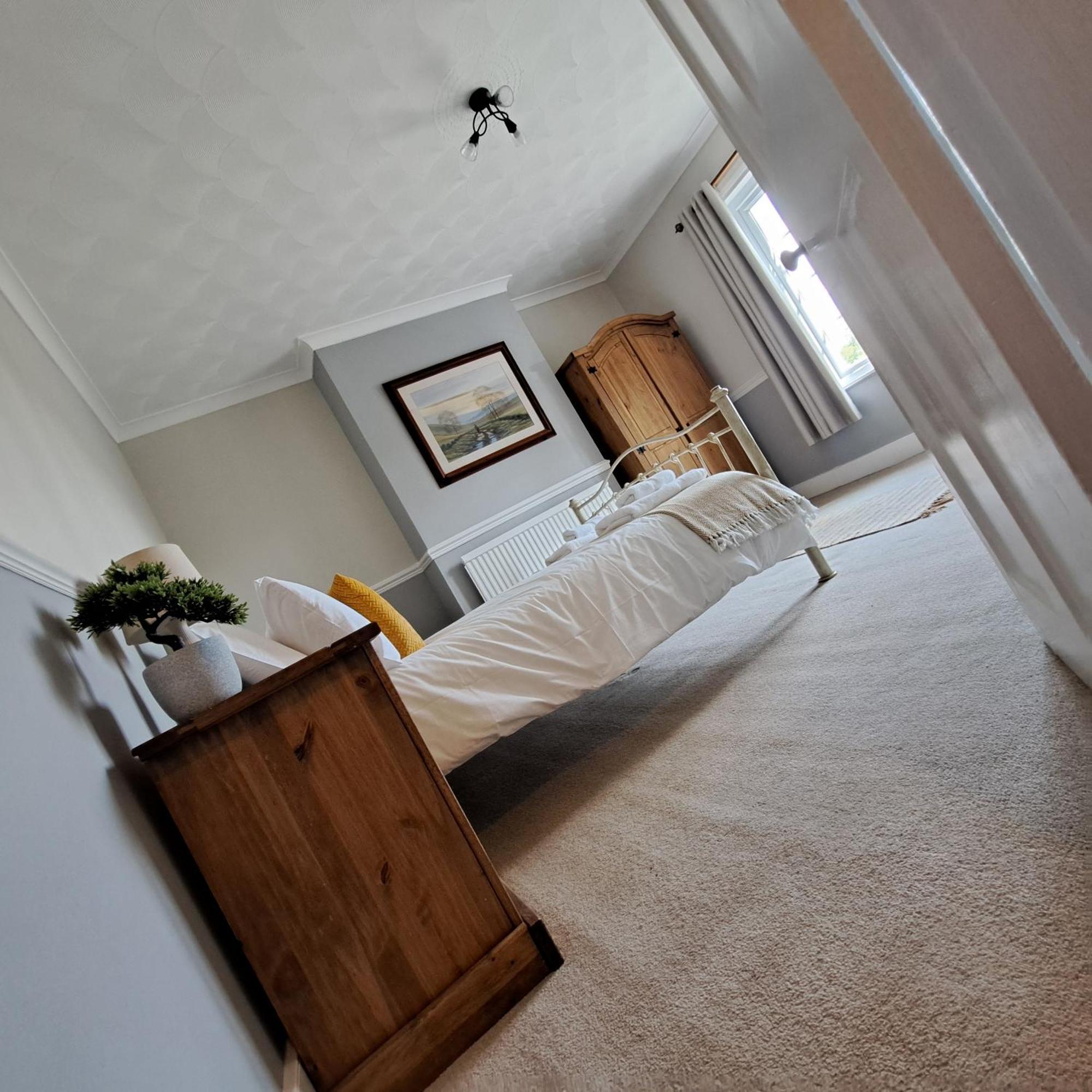 Generous 3 Bed In The Heart Of The Village Huntingdon Exterior photo